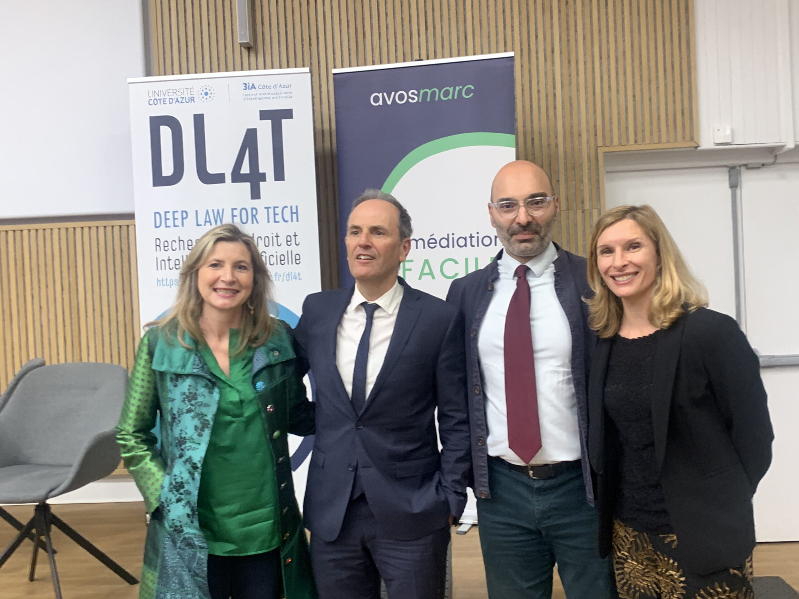 𝐃𝐞 𝐥𝐚 𝐭𝐡é𝐨𝐫𝐢𝐞 à 𝐥𝐚 𝐩𝐫𝐚𝐭𝐢𝐪𝐮𝐞 𝐝𝐮 𝐩𝐫𝐢𝐜𝐢𝐧𝐠 𝐝𝐞 𝐫𝐢𝐬𝐪𝐮𝐞 : 𝐥𝐚 𝐬𝐢𝐦𝐩𝐥𝐢𝐜𝐢𝐭é 𝐝𝐞 𝐥’𝐚𝐦𝐢𝐚𝐛𝐥𝐞 à 𝐥𝐚 𝐥𝐮𝐦𝐢è𝐫𝐞 𝐝𝐞 𝐥’𝐄𝐜𝐨𝐥𝐞 𝐝𝐞 𝐍𝐢𝐜𝐞